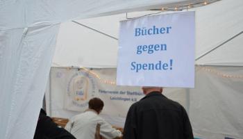 Wer spendet und nimmt Bücher mit?
