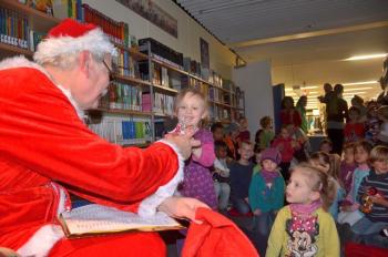 Der Nikolaus war 2015 in der Bücherei